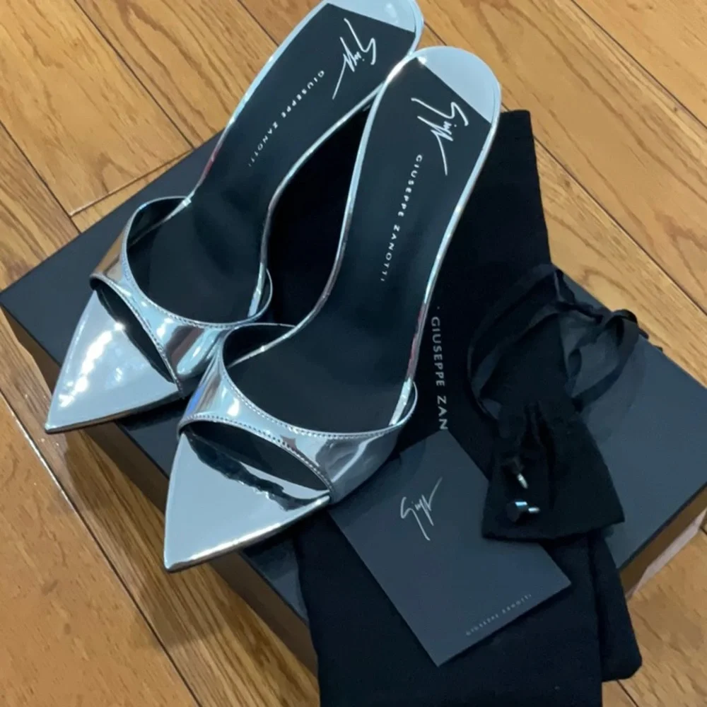 Giuseppe Zanotti Intrigo 90 Sandal, Size: EU 37 - Picture 12 of 16